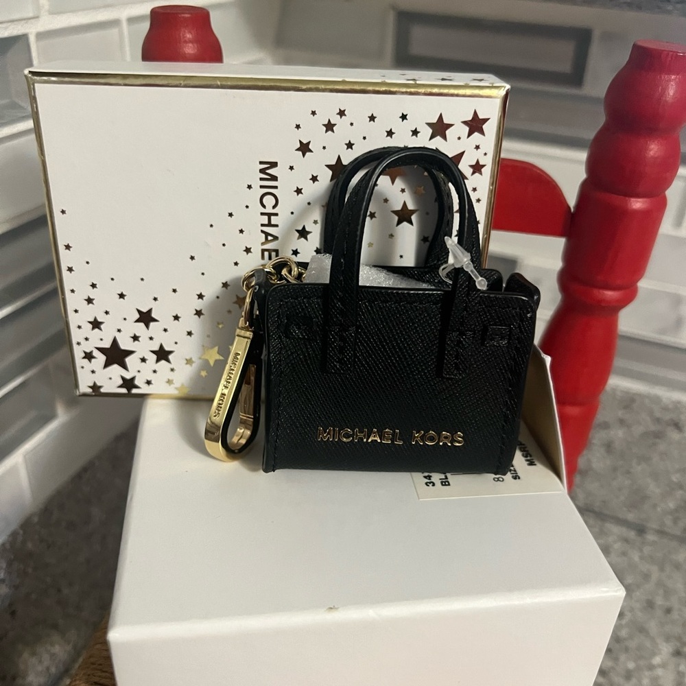 Michael Kors Mini Charm - Picture 8 of 9